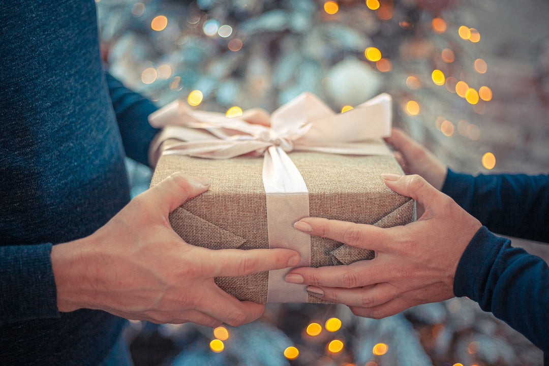 Christmas Gifts for Her: 7 Gift Ideas for Family