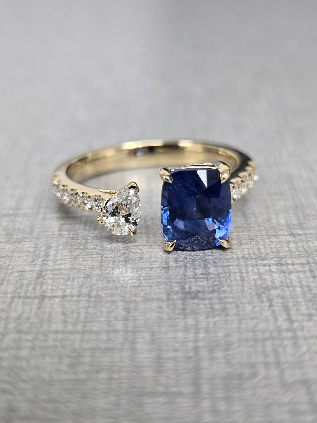 14K Yellow Gold GIA Certified 2.18CT Cushion Blue Sapphire and Diamond Toi et Moi Ring