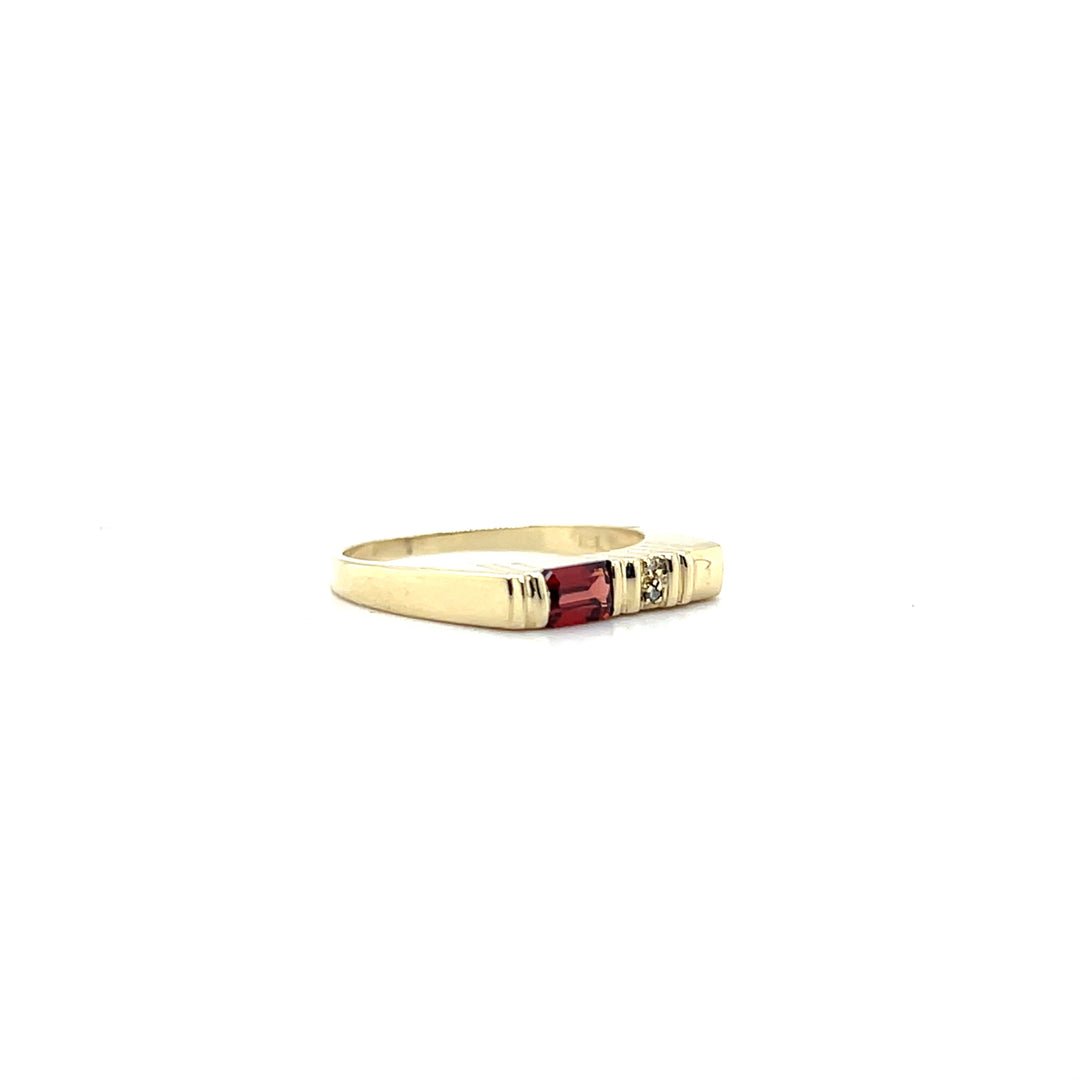Estate 14KT Yellow Gold Squared Garnet Solitaire Band, ca. 1970's