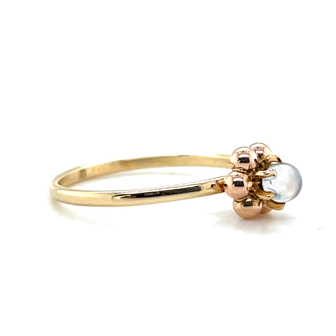 Estate 14K Yellow Gold Cat’s Eye Moonstone Antique Flower Ring