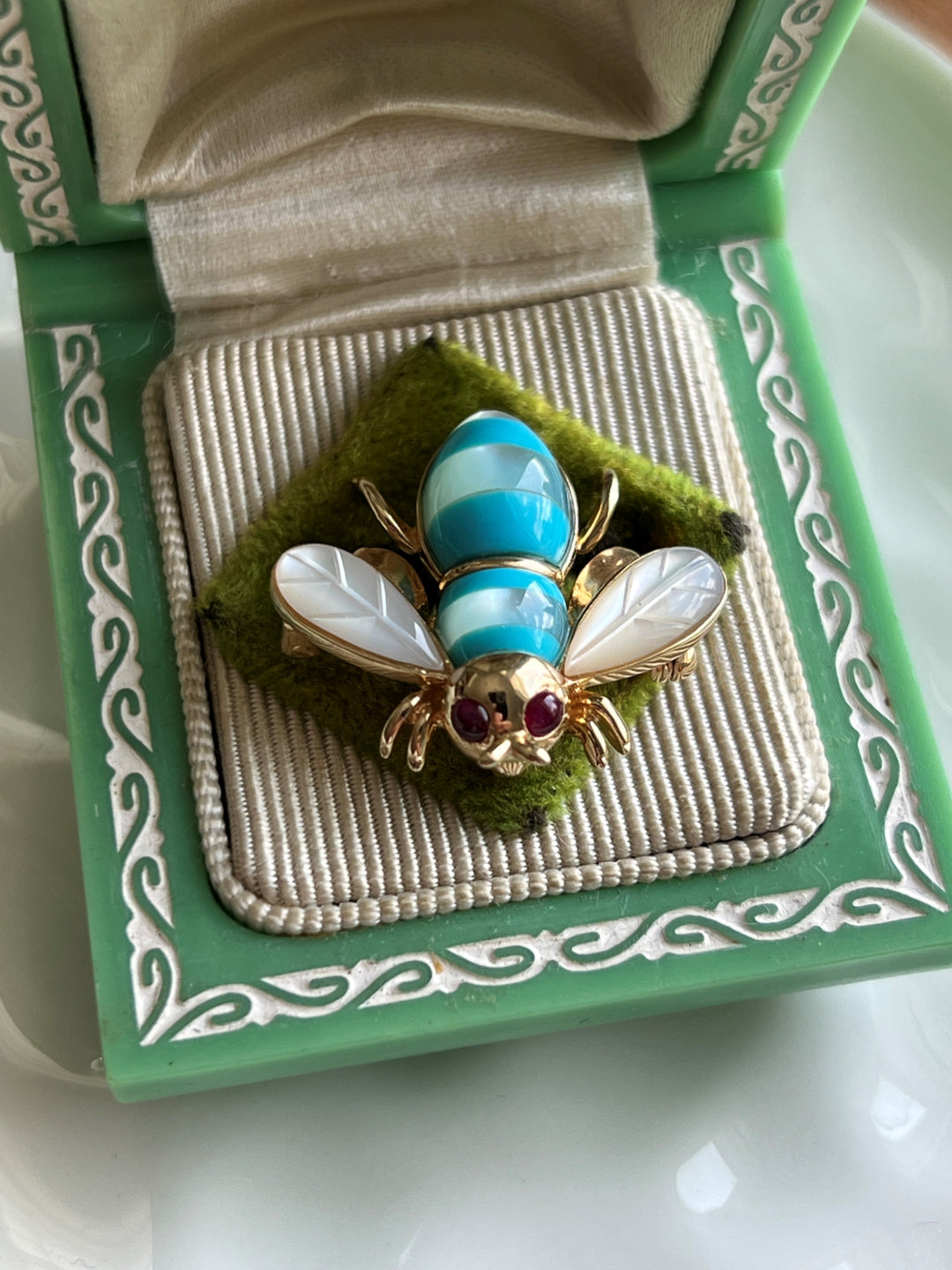 Estate 14K Yellow Gold Ruby, Mother of Pearl & Turquoise Bee Vintage Pendant/Brooch