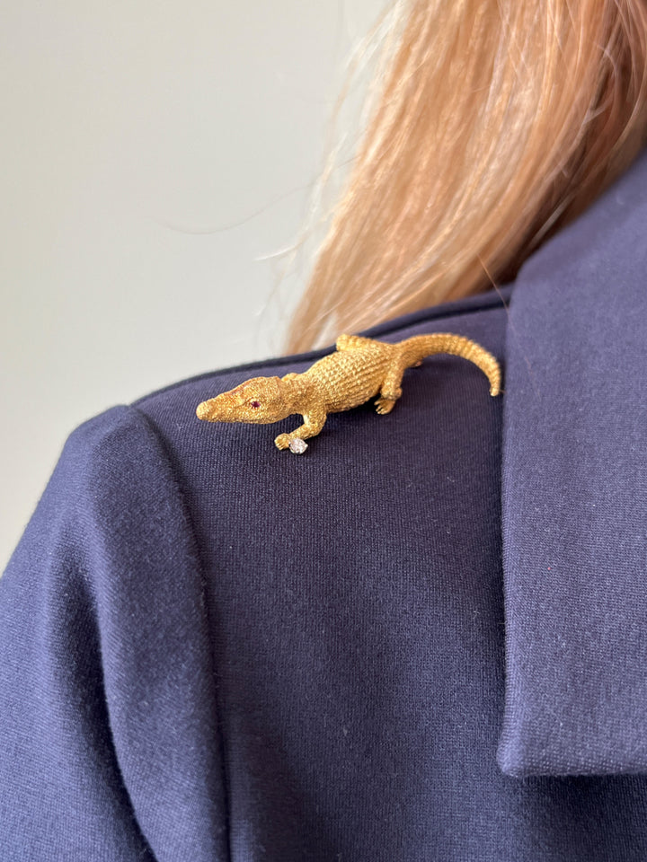 Estate 1970s 18K Yellow Gold Diamond & Ruby 3-D Alligator Brooch