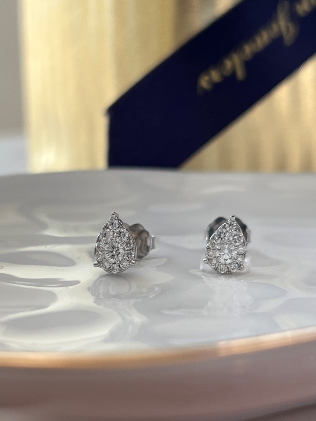 Estate 18KT White Gold Pear Shaped Diamond Earrings, Contemporary
