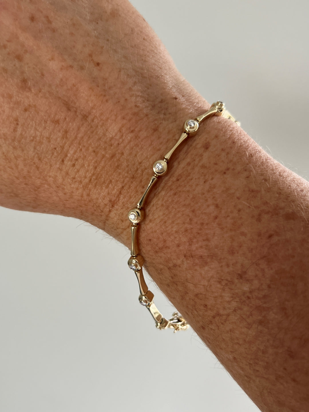 Estate 14K Yellow Gold 0.65CTW Diamond Bezel Link Vintage Bracelet