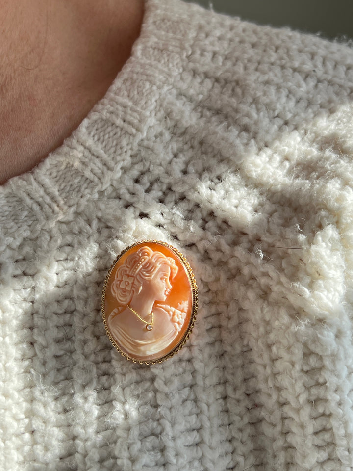 Estate 14K Yellow Gold Diamond & Shell Cameo Vintage Brooch