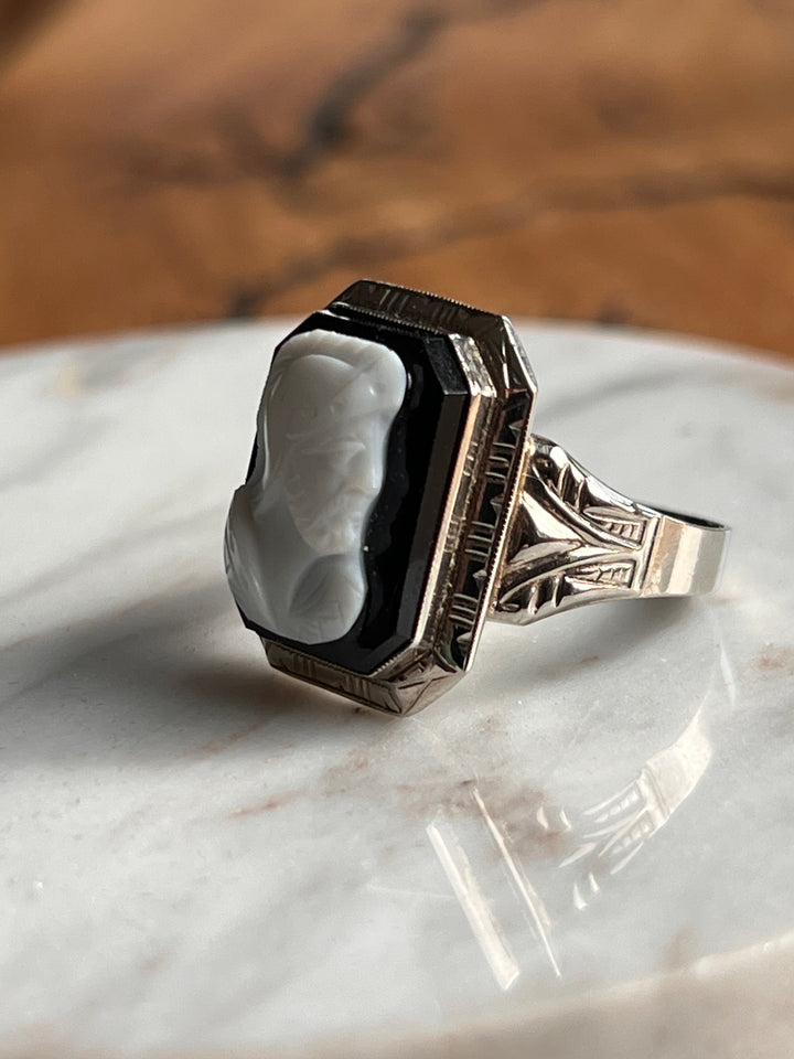 Estate 10K White Gold Carved Onyx Cameo Art Deco Ring