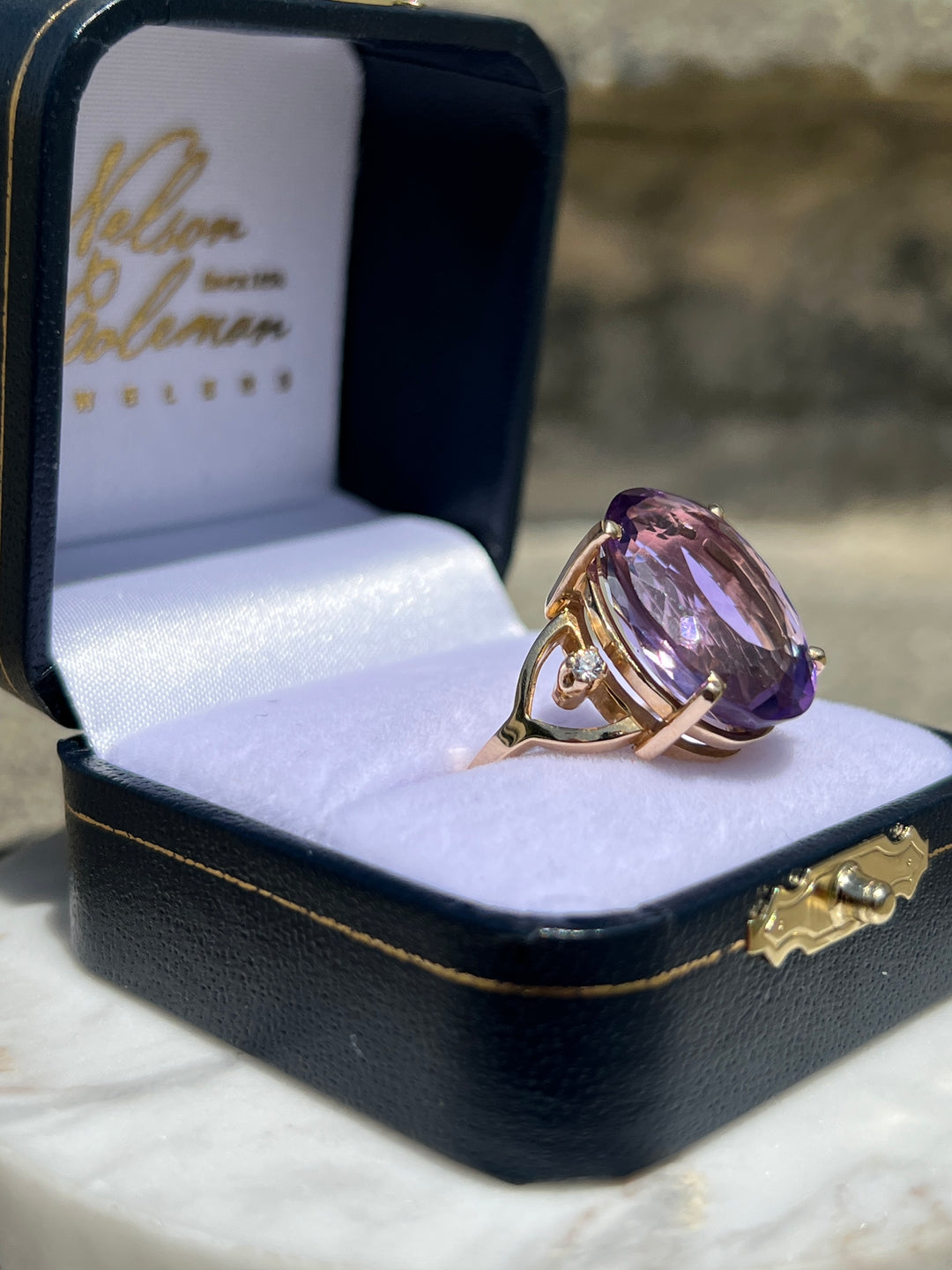 Estate 14K Yellow Gold Oval Amethyst & Diamond Cocktail Ring