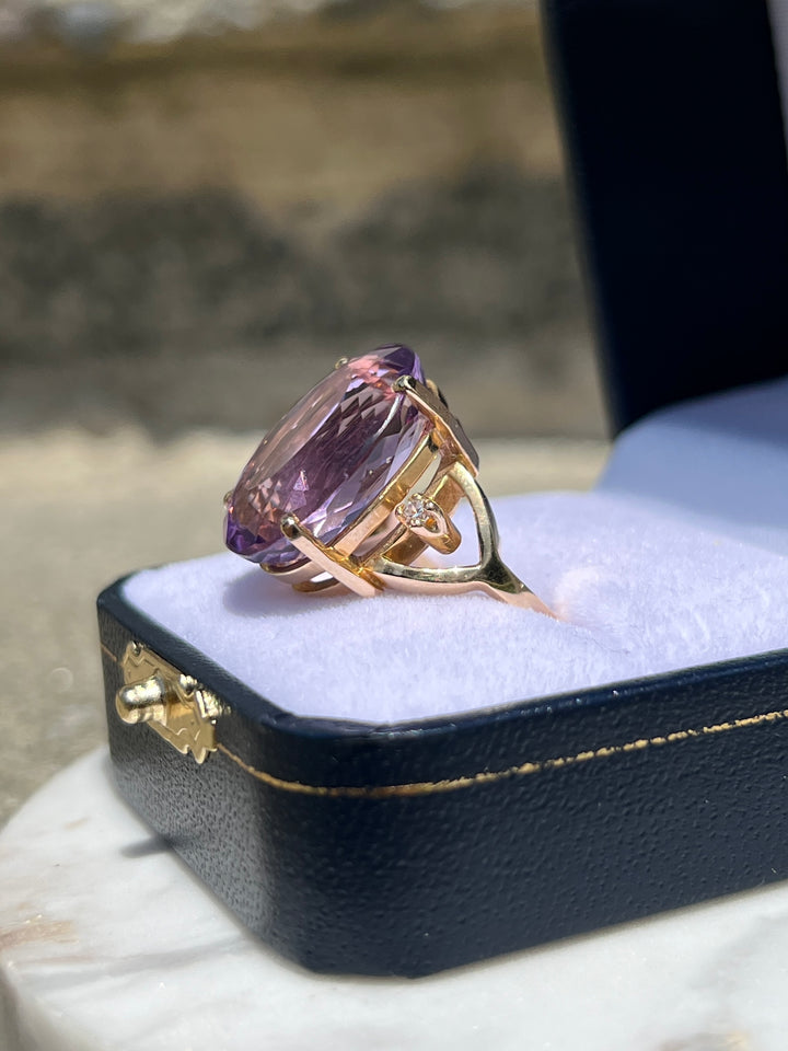 Estate 14K Yellow Gold Oval Amethyst & Diamond Cocktail Ring