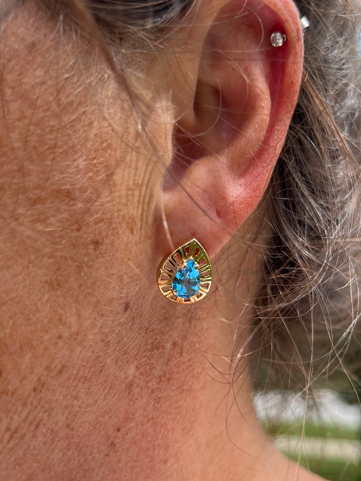 Estate 14K Yellow Gold 3.30CTW Pear-Shaped Blue Topaz Open Frame Stud Earrings