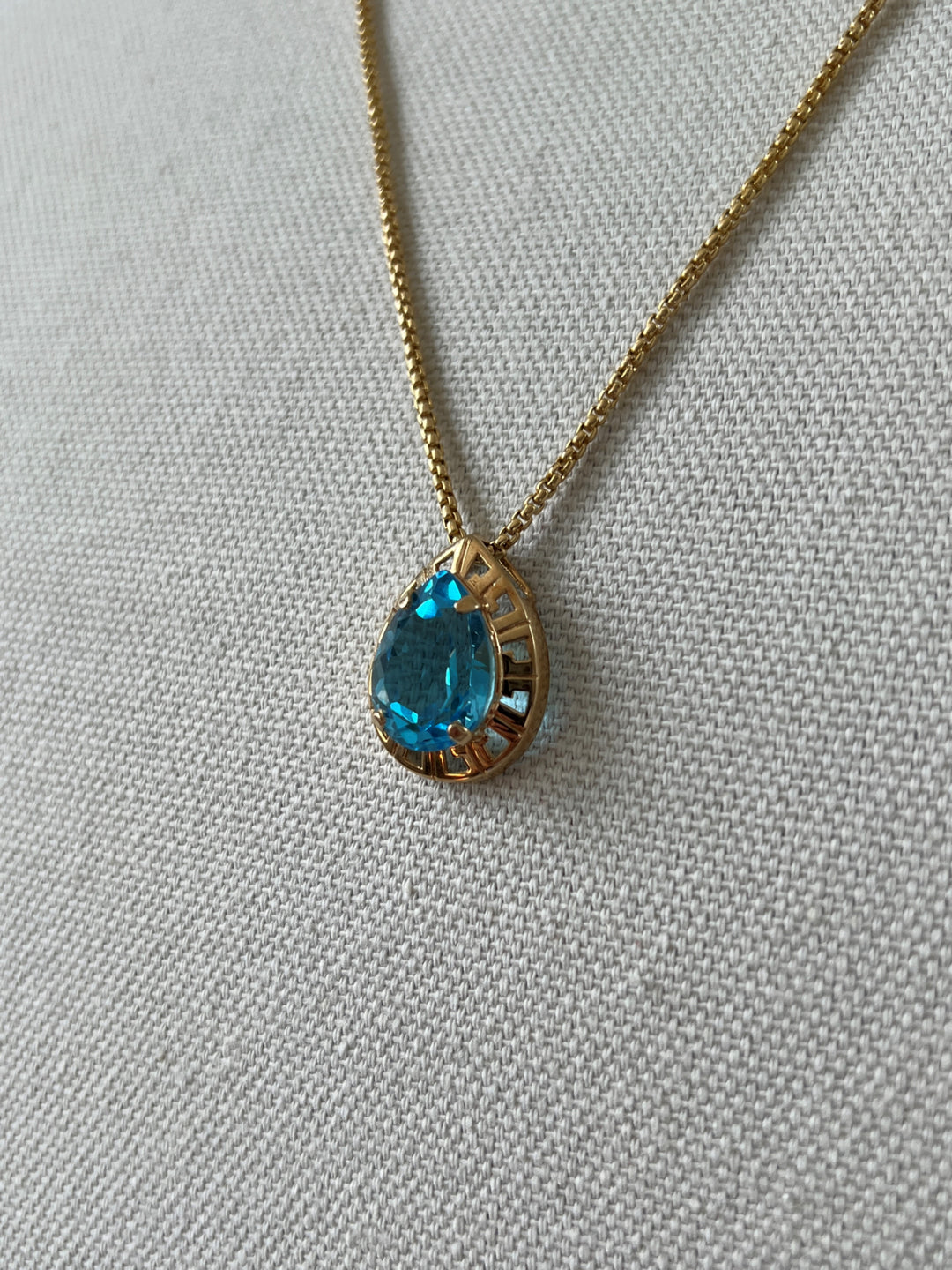 Estate 14K Yellow Gold 10.77CTW Pear-Shaped Blue Topaz Open Frame Pendant