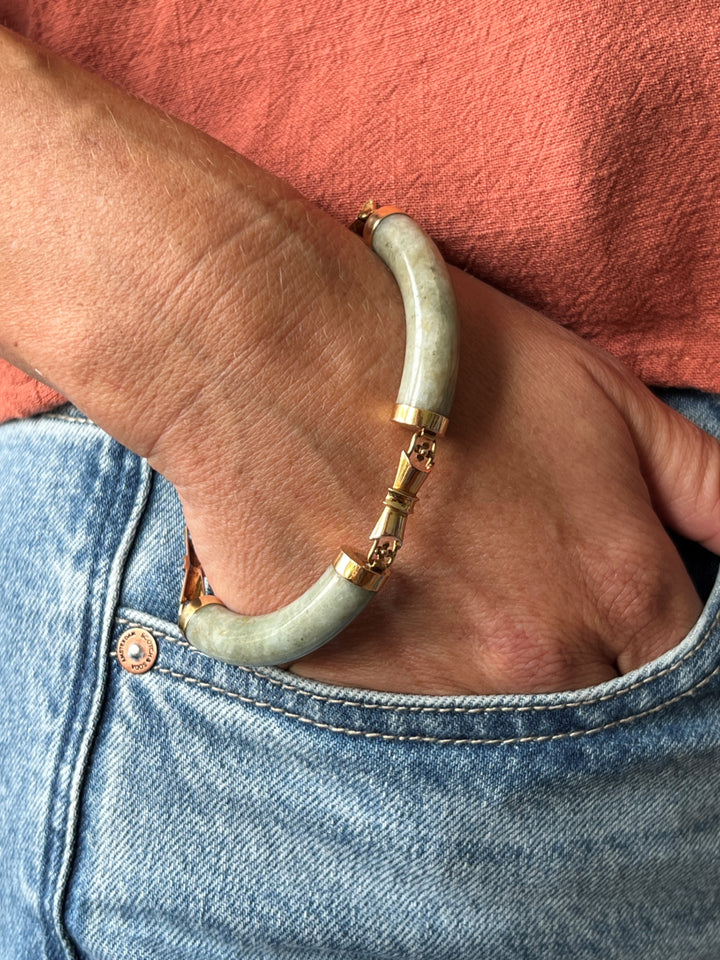 Estate 18K Yellow Gold Natural Jadeite Link Bracelet with Bow & Floral Motif