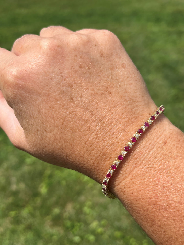 Estate 14K Yellow Gold Round Brilliant Ruby & Diamond Line Bracelet