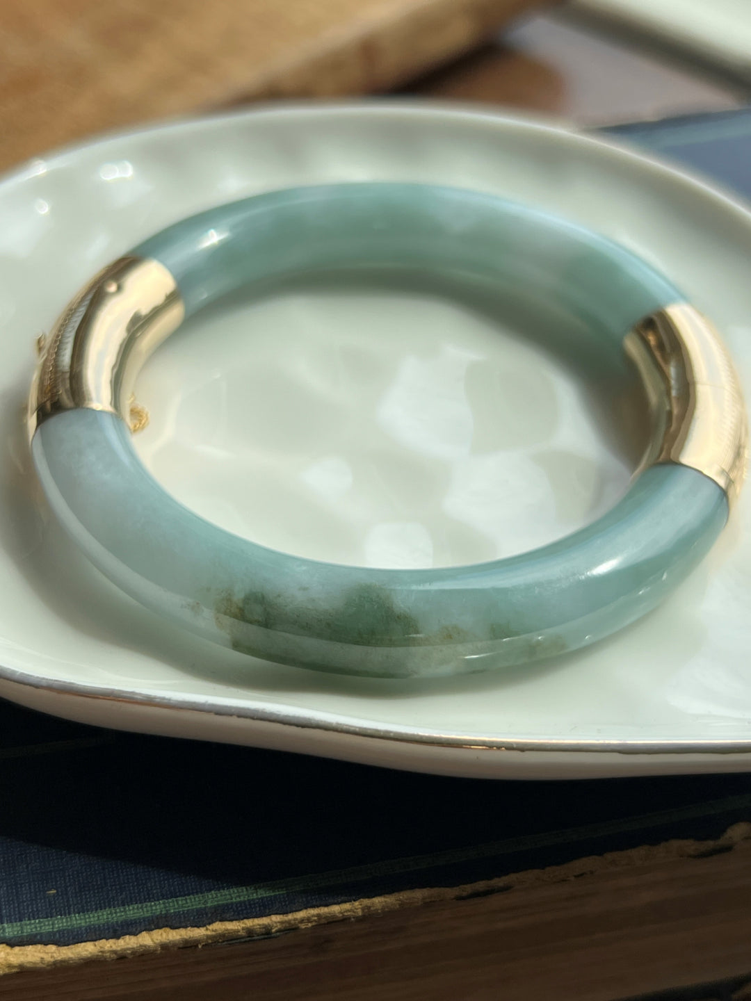 Estate 14K Yellow Gold Undyed Jade Vintage Bangle Bracelet