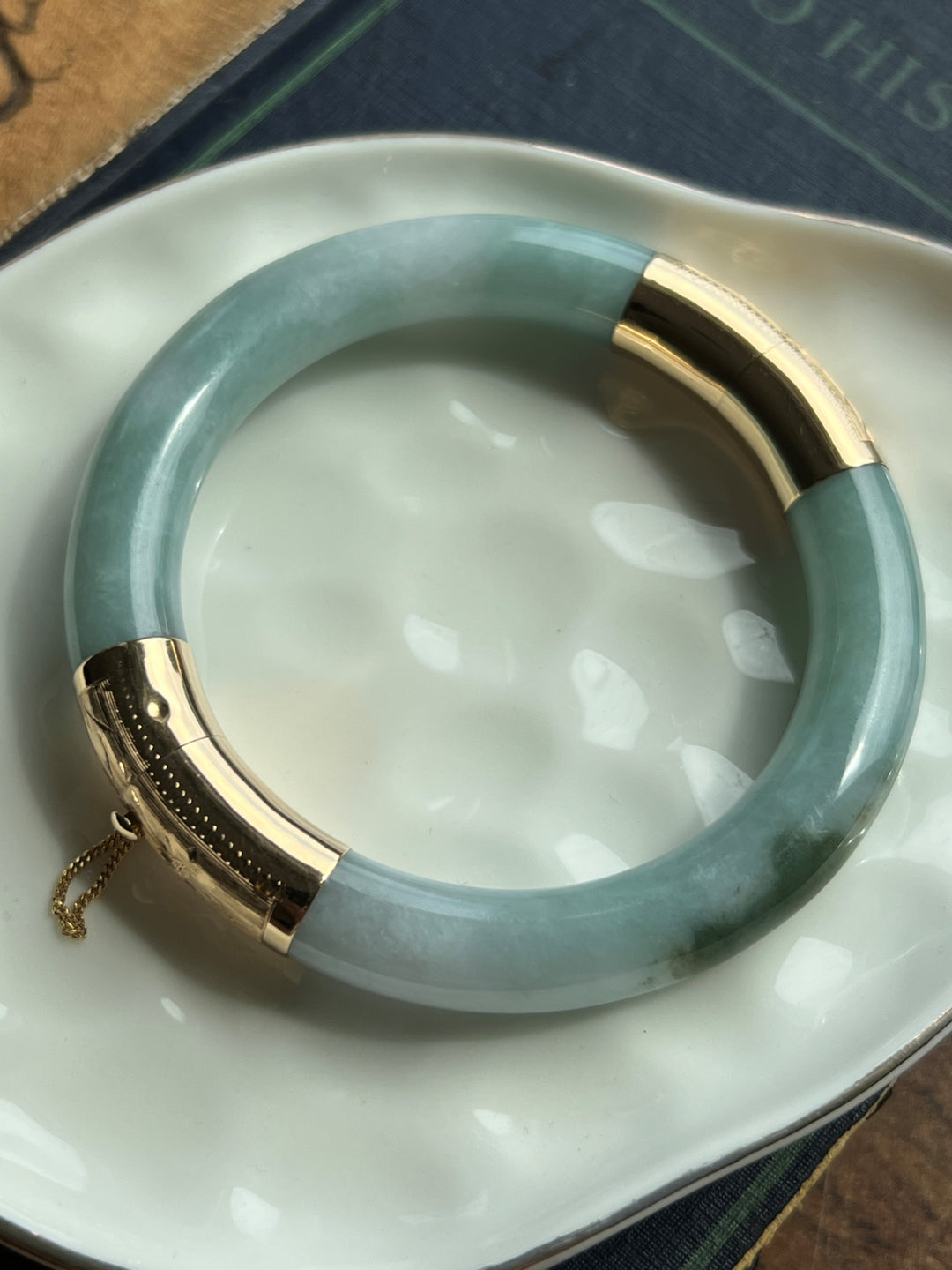 Estate 14K Yellow Gold Undyed Jade Vintage Bangle Bracelet
