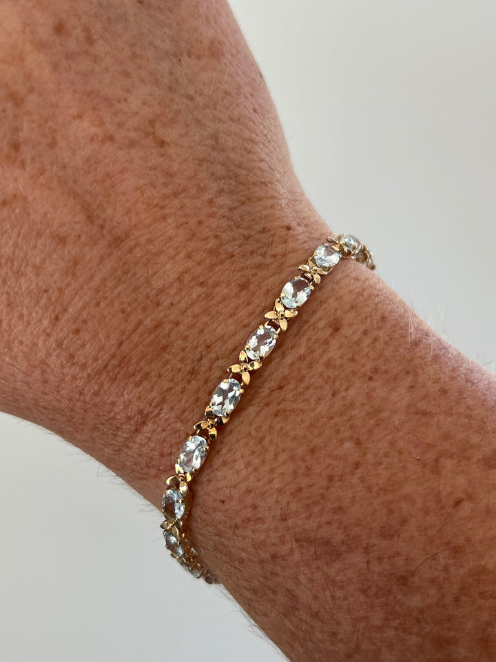 Estate 14KT Yellow Gold Aquamarine Flower Link Bracelet, ca. 1990's