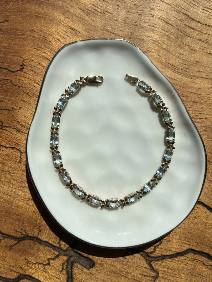 Estate 14KT Yellow Gold Aquamarine Flower Link Bracelet, ca. 1990's