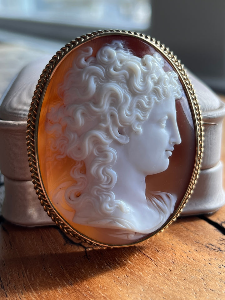 Estate 18K Yellow Gold Shell Cameo Victorian Brooch - AS-IS
