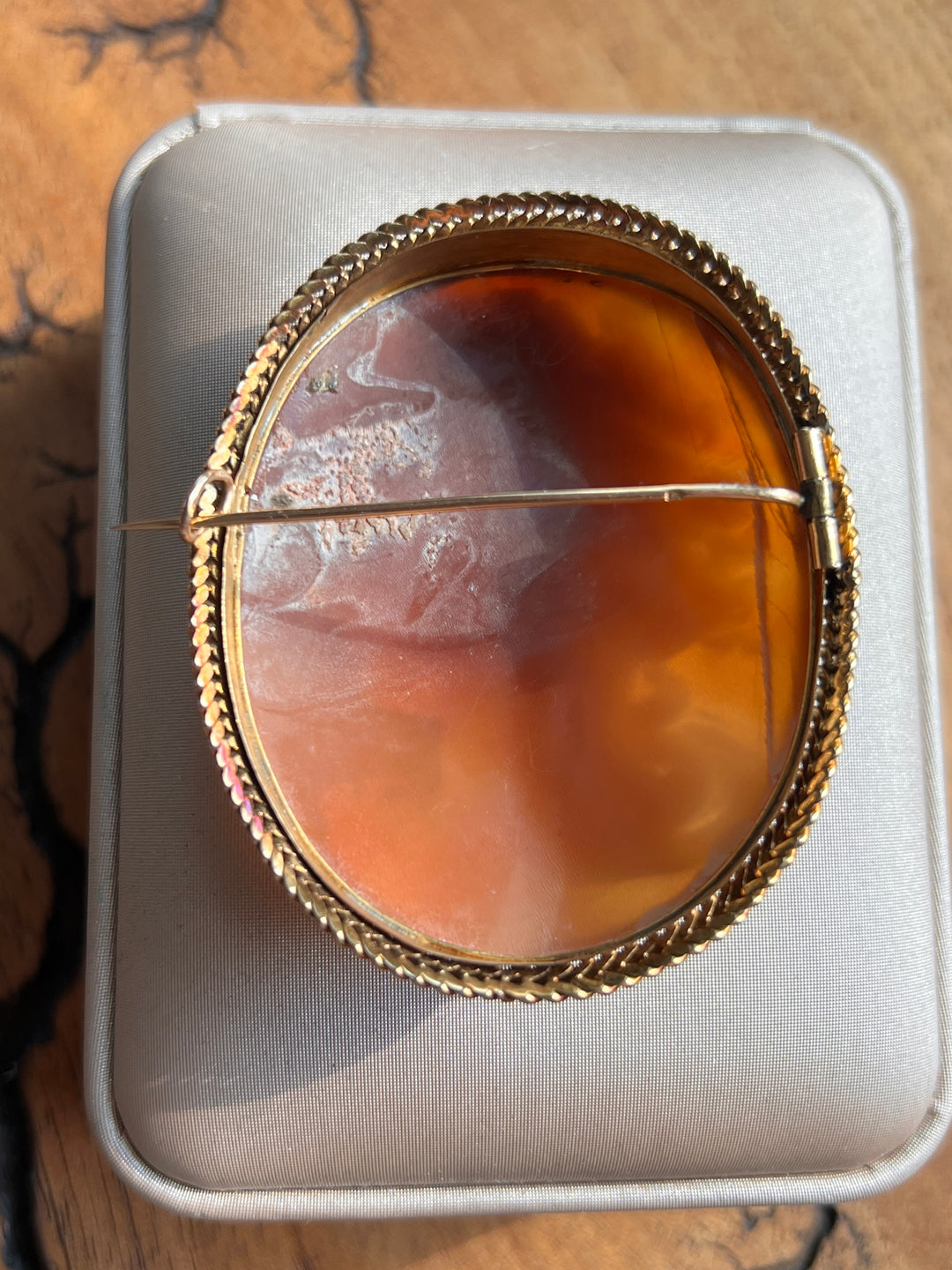Estate 18K Yellow Gold Shell Cameo Victorian Brooch - AS-IS