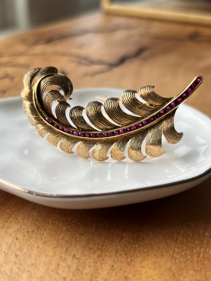 Estate 14K Yellow Gold 0.81TCW Ruby Vintage Feather Brooch