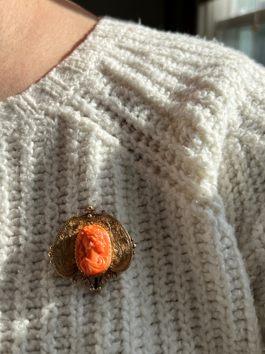 Estate 14K Yellow Gold Carved Coral Victorian Cameo Brooch