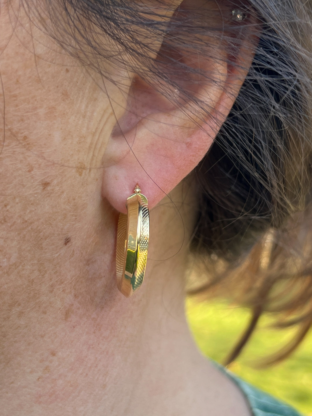 Estate 18K Yellow Gold Textured Knife Edge Hoop Earrings