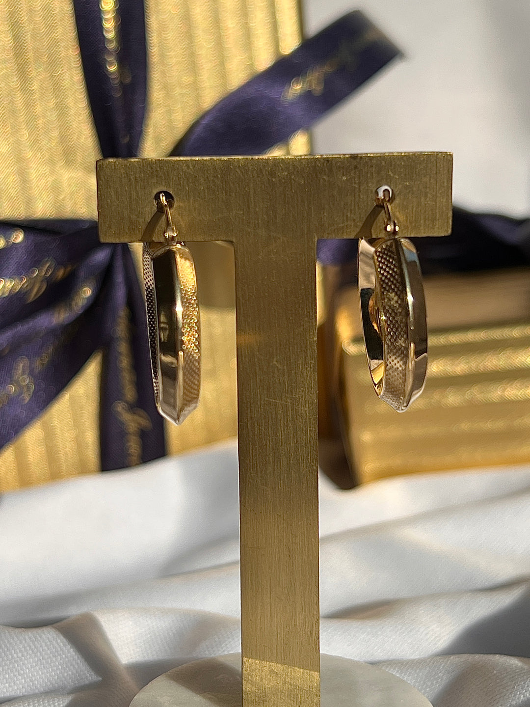 Estate 18K Yellow Gold Textured Knife Edge Hoop Earrings