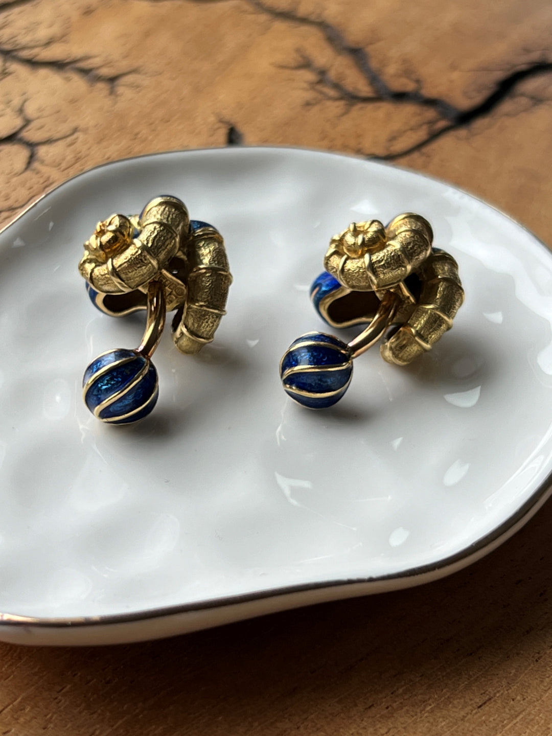 Estate 18K Gold 0.30CTW Emerald & Enamel Ram's Head Cufflinks