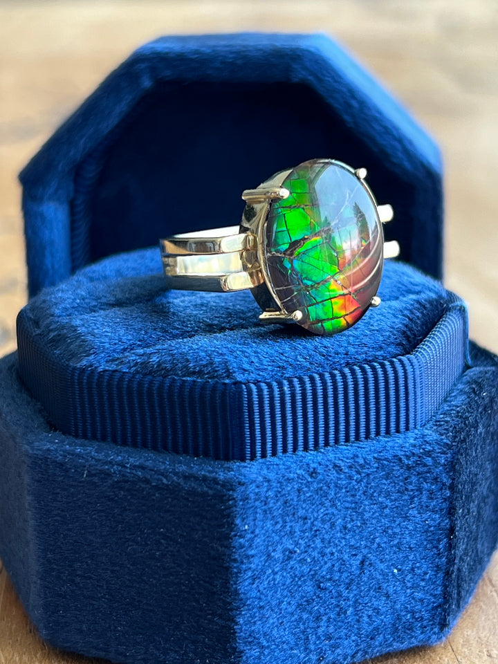 Estate 18K Yellow Gold Vintage Oval Ammolite Triplet Ring
