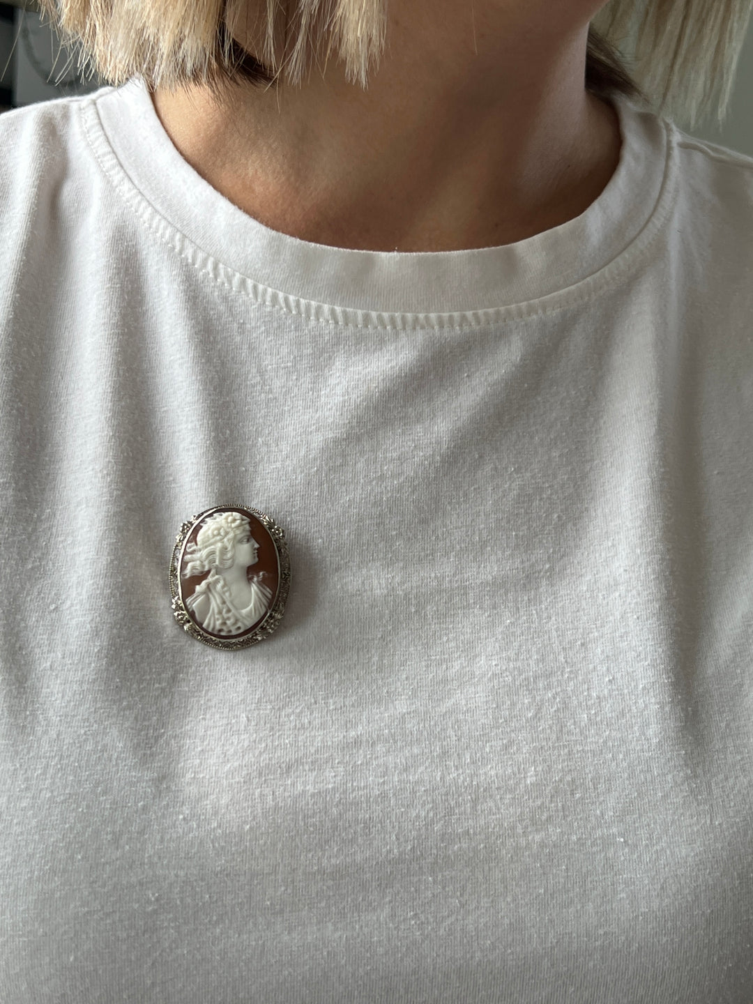 Estate 14K White Gold Shell Cameo Art Deco Brooch/Pendant