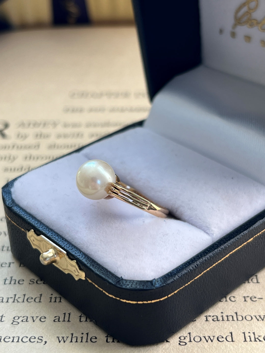 Estate 18K Yellow Gold 8.35MM Pearl Solitaire Vintage Ring