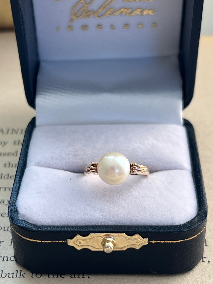 Estate 18K Yellow Gold 8.35MM Pearl Solitaire Vintage Ring