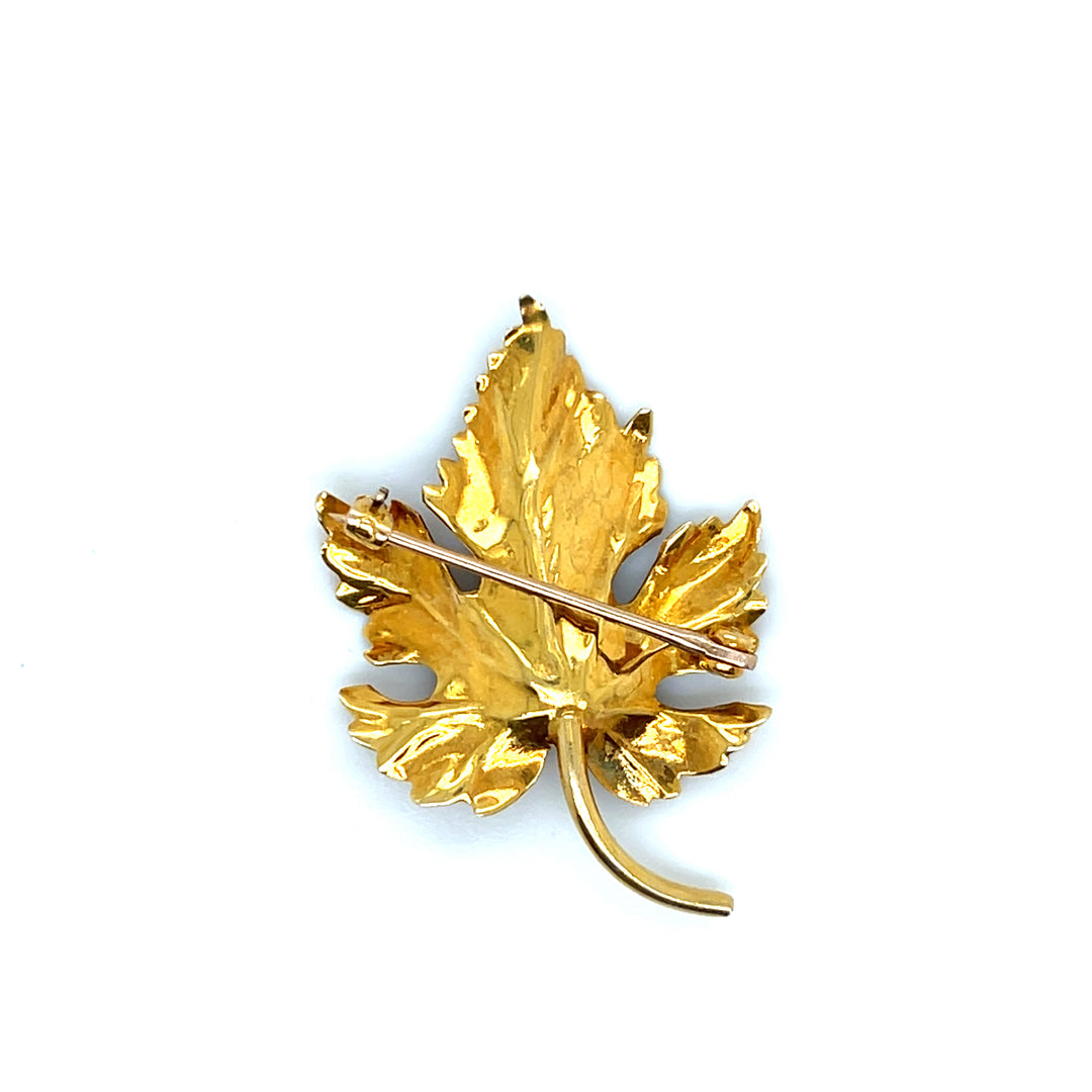 Estate 14K Yellow Gold  Freshwater Pearl Vintage Oak Leaf Pin