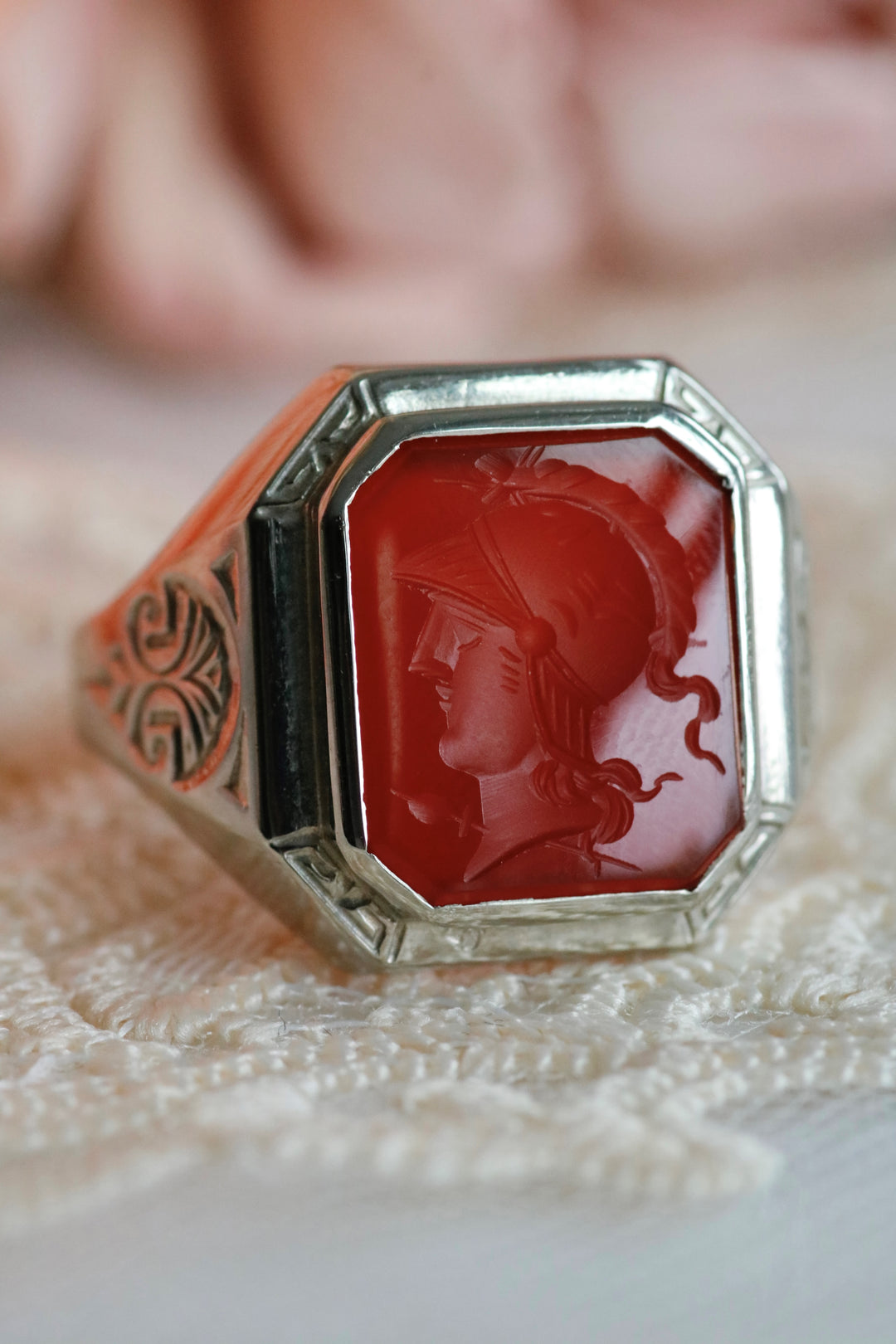 Estate 10K White Gold Sardonyx Intaglio Vintage Ring