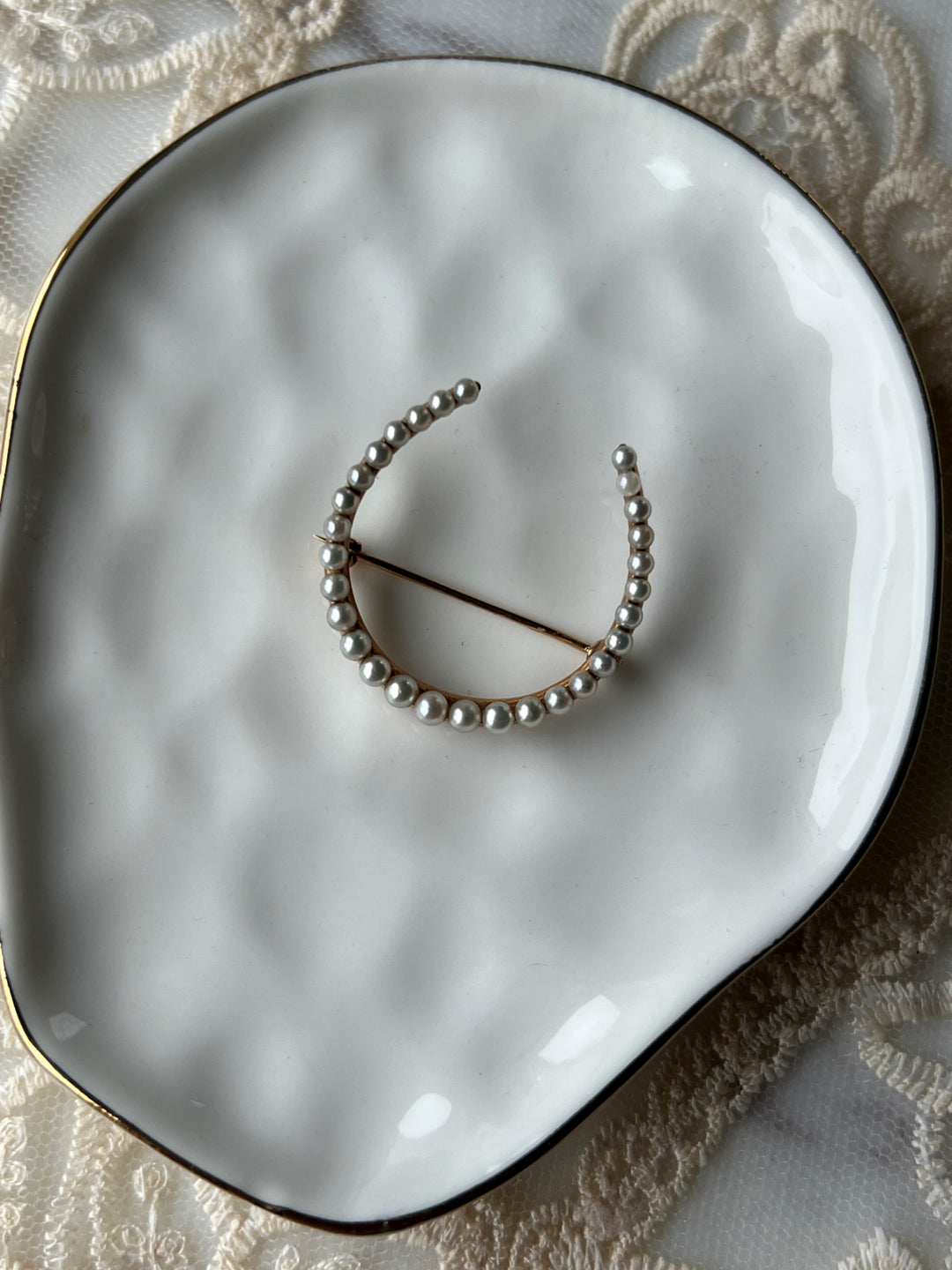 Estate 14K Yellow Gold Natural Seed Pearl Edwardian Horseshoe Brooch