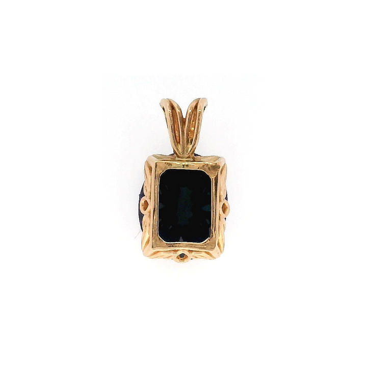 Estate 14K Gold 1.14CTW Oval Amethyst Solitaire Pendant