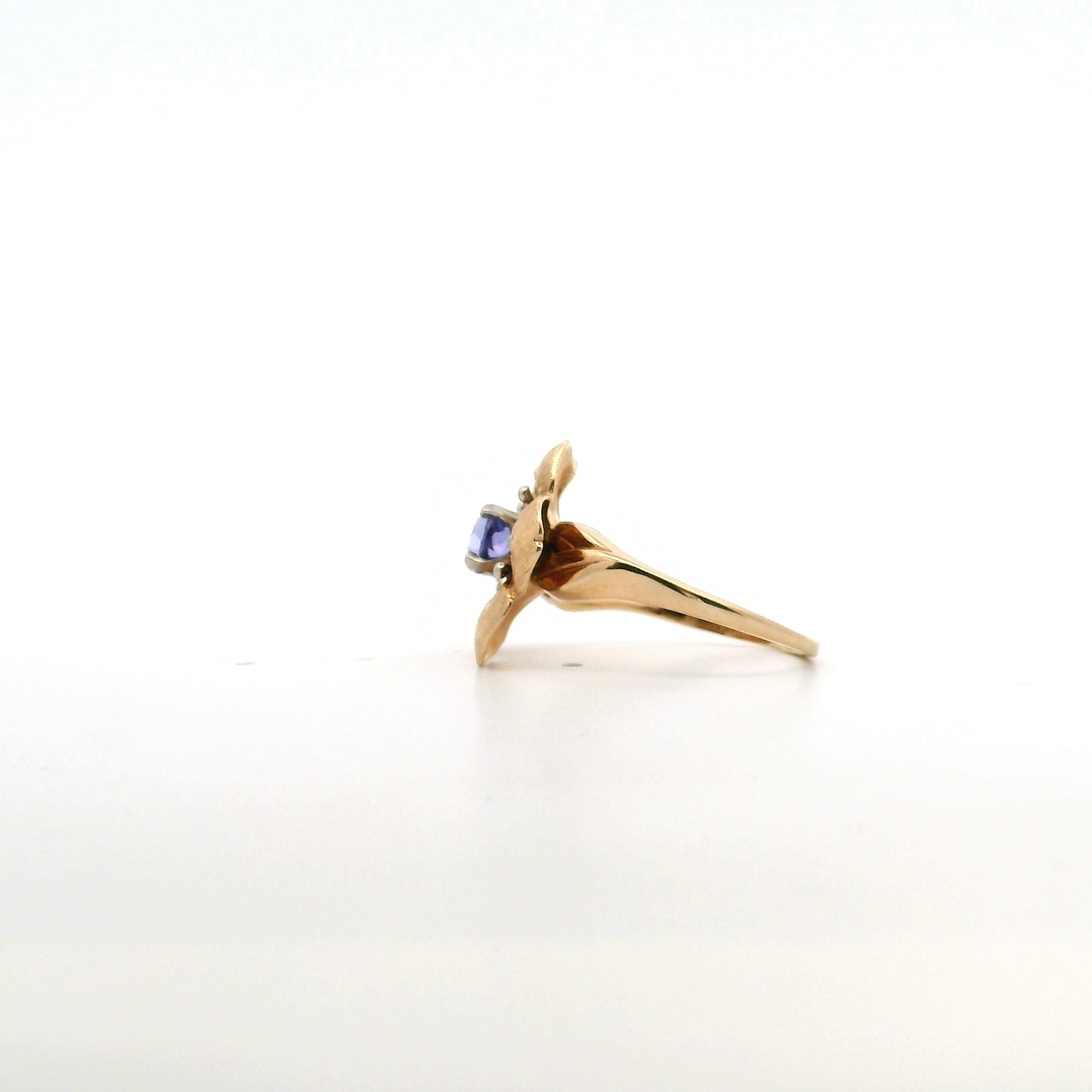 Contemporary Estate 14K Gold Tanzanite Flower Design Ring
