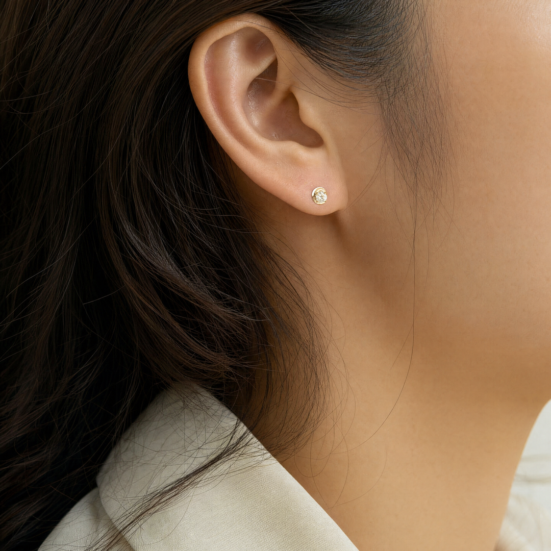 Estate 14KT Yellow Gold Round Brilliant Diamond Studs