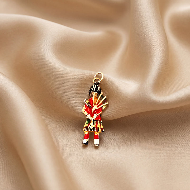 Estate Vintage 14K Yellow Gold Three-Dimensional Enamel Bagpiper Charm - AS IS