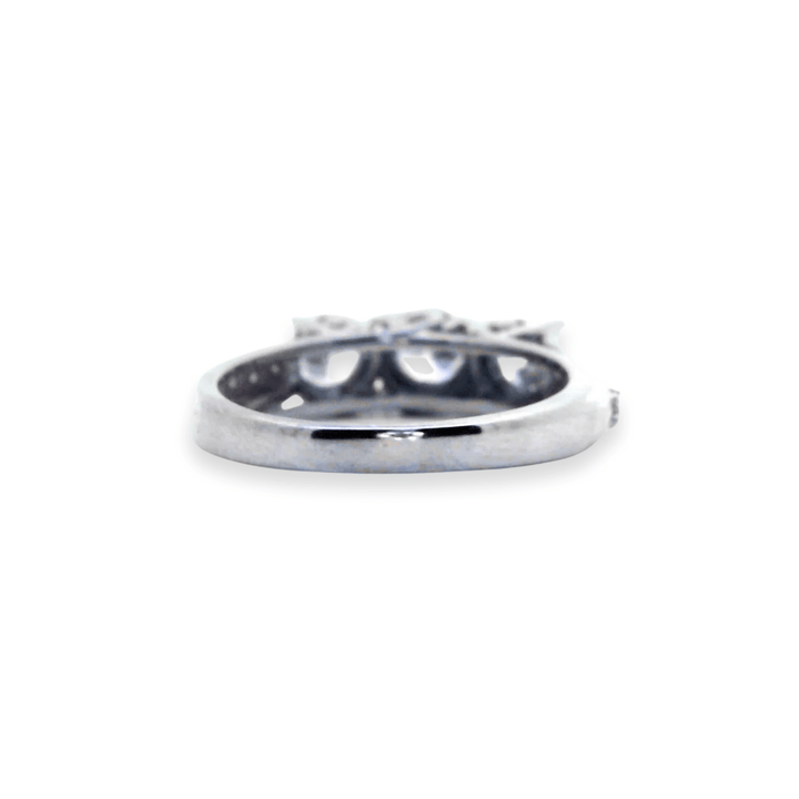 Estate 10K White Gold 1.03CTWt Diamond Illusion Three-Stone Engagement Ring