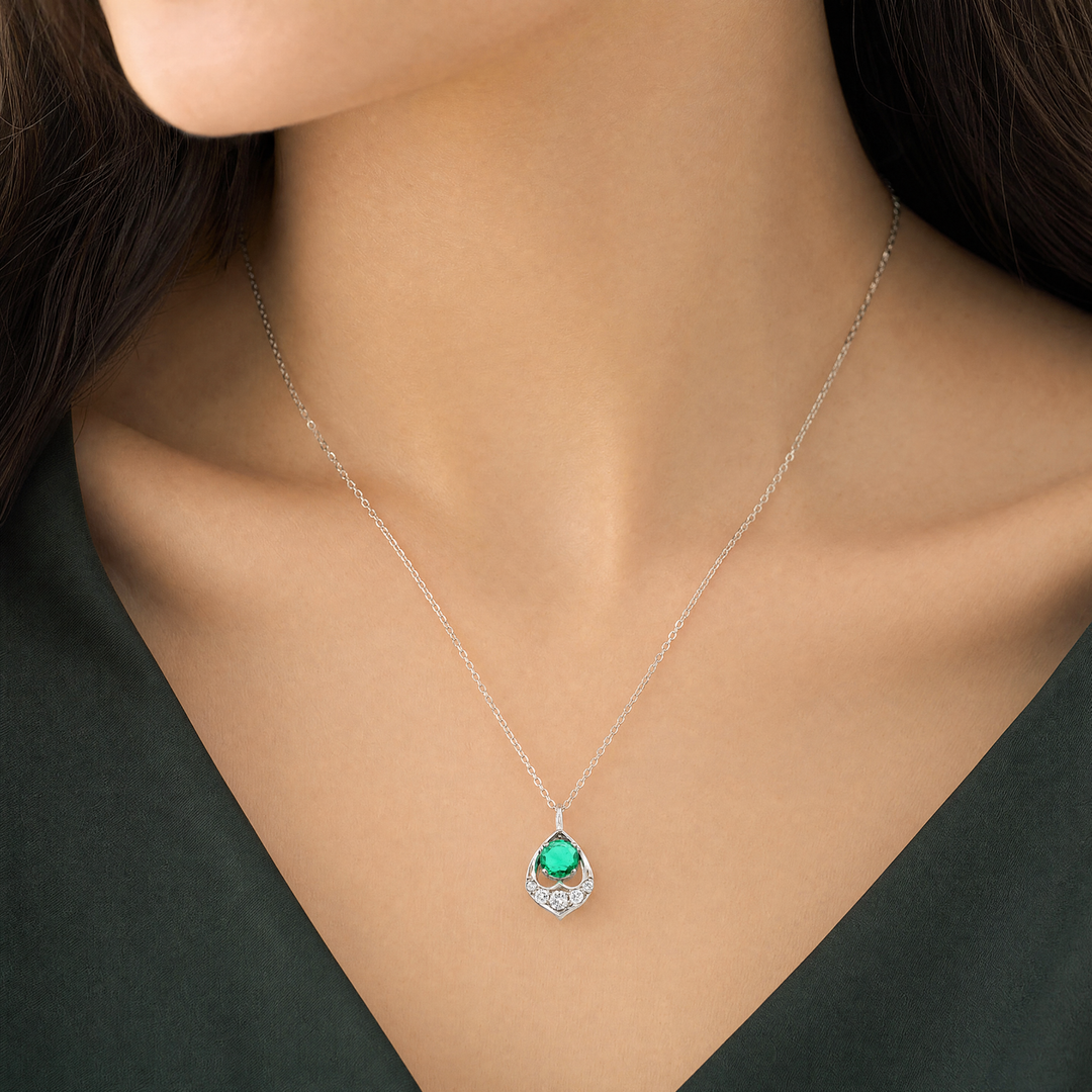 Estate Sterling Silver 0.50CTW Emerald & Diamond Vintage Pendant Necklace