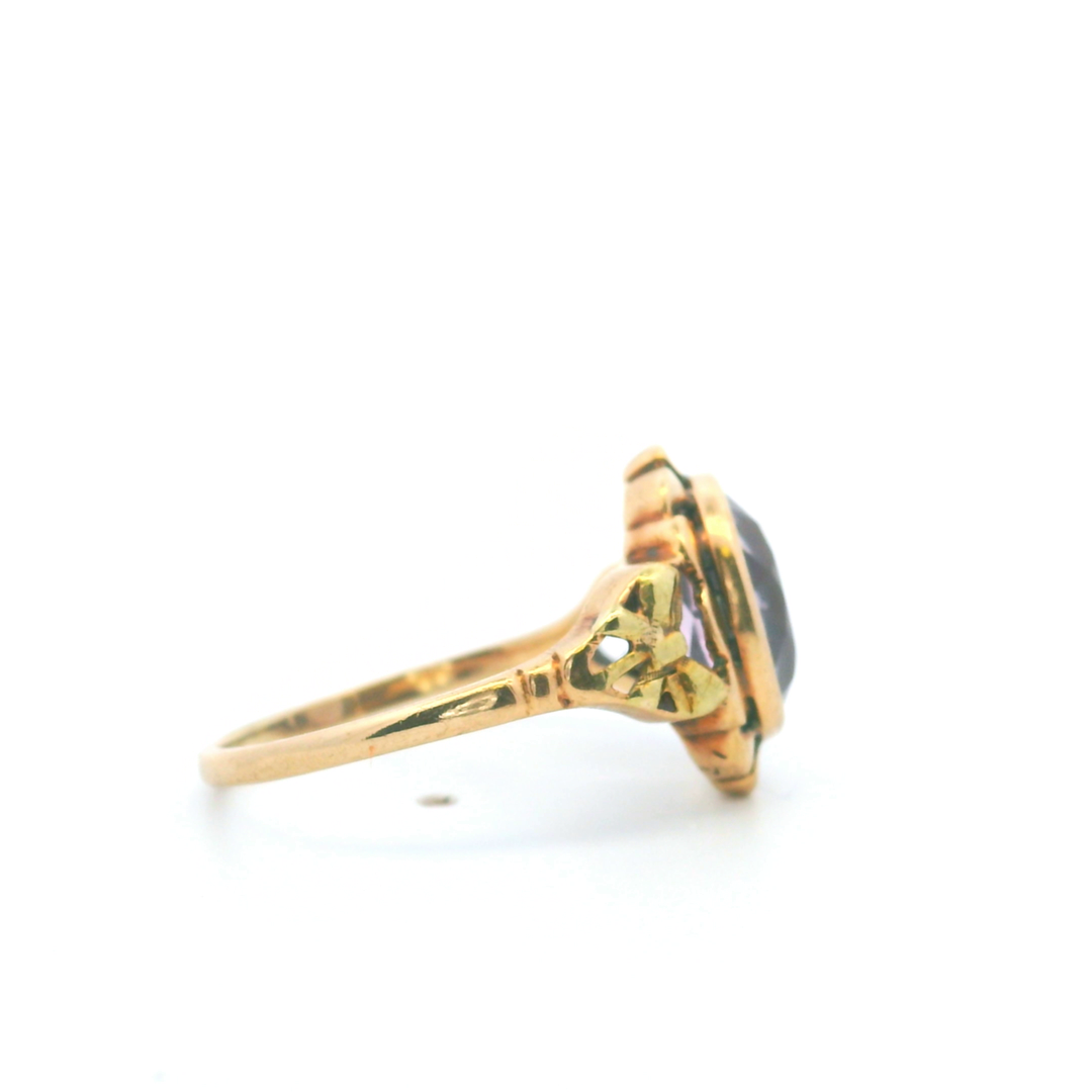 Estate 10KT Yellow Gold Oval Cabochon Amethyst Ring, ca. 1930's (As-Is)