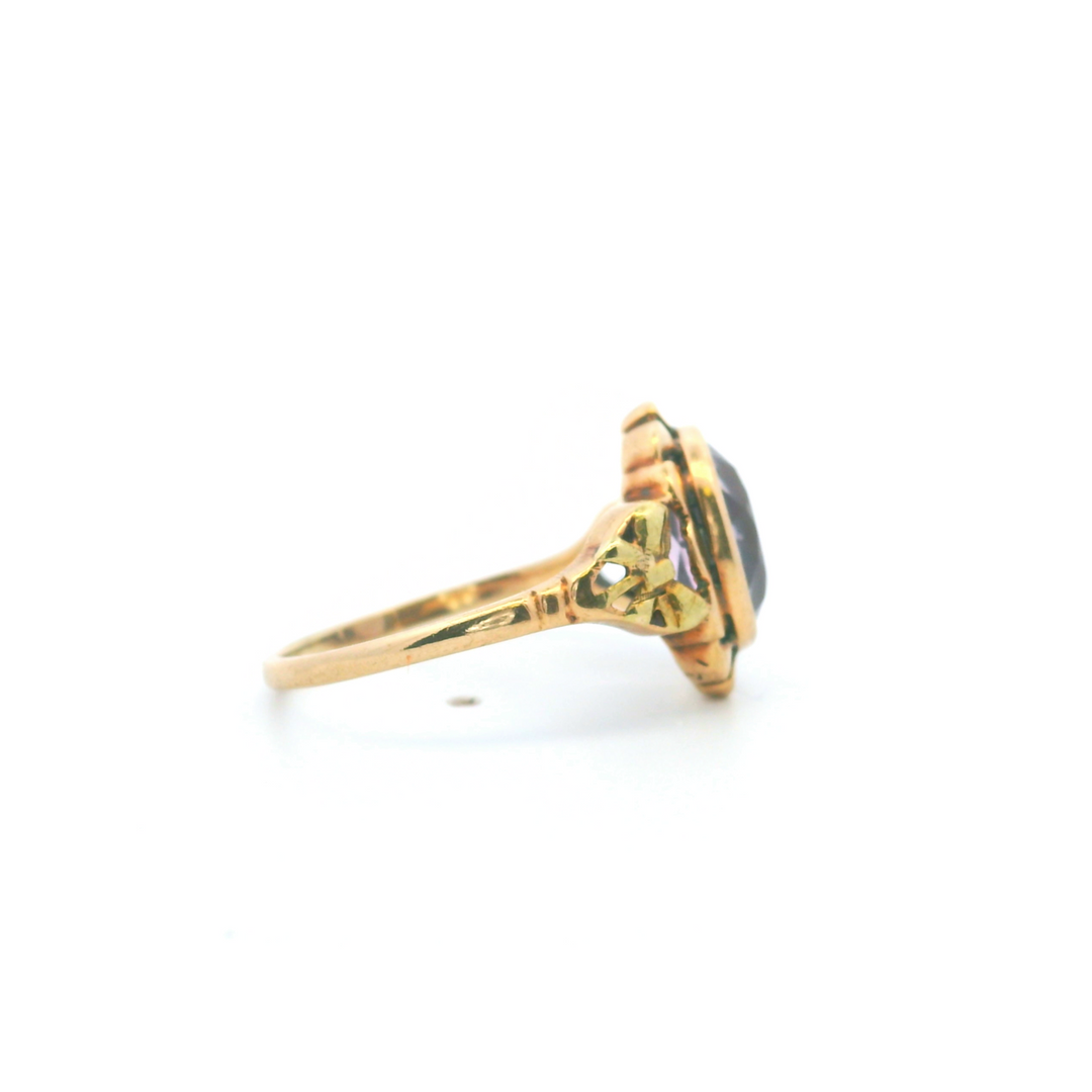 Estate 10K Yellow Gold 2.00CTW Oval Cabochon Amethyst Antique Ring - AS-IS