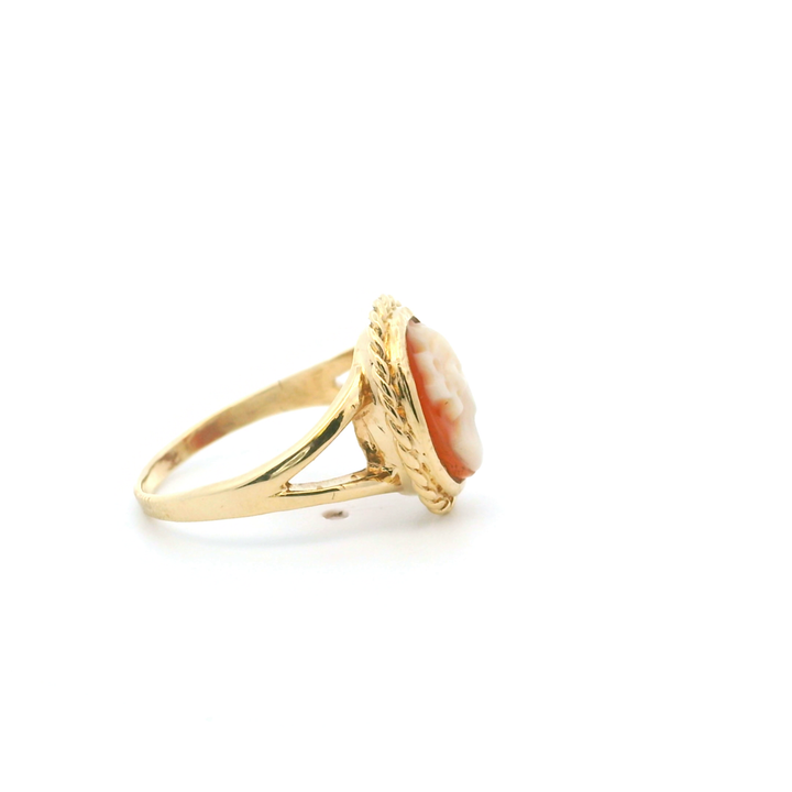 Estate 10K Yellow Gold Vintage Shell Cameo Ring