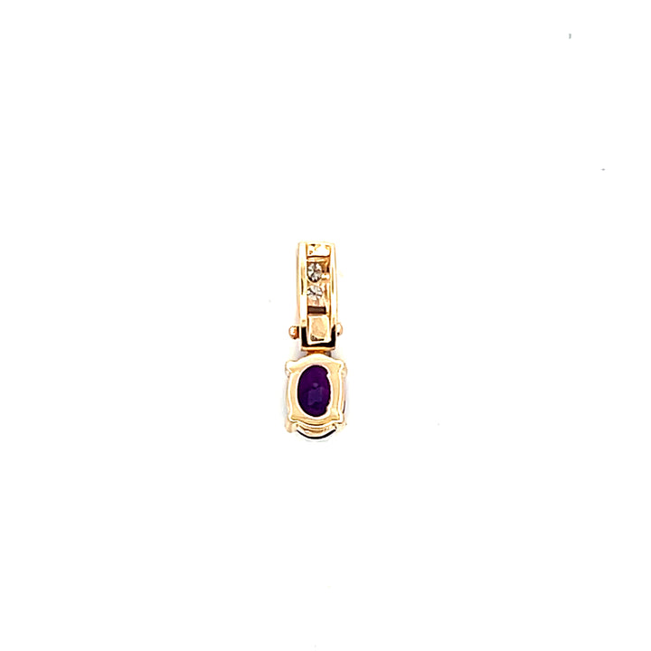 Estate 14KT Yellow Gold 0.65CTW Oval Amethyst and Diamond Pendant
