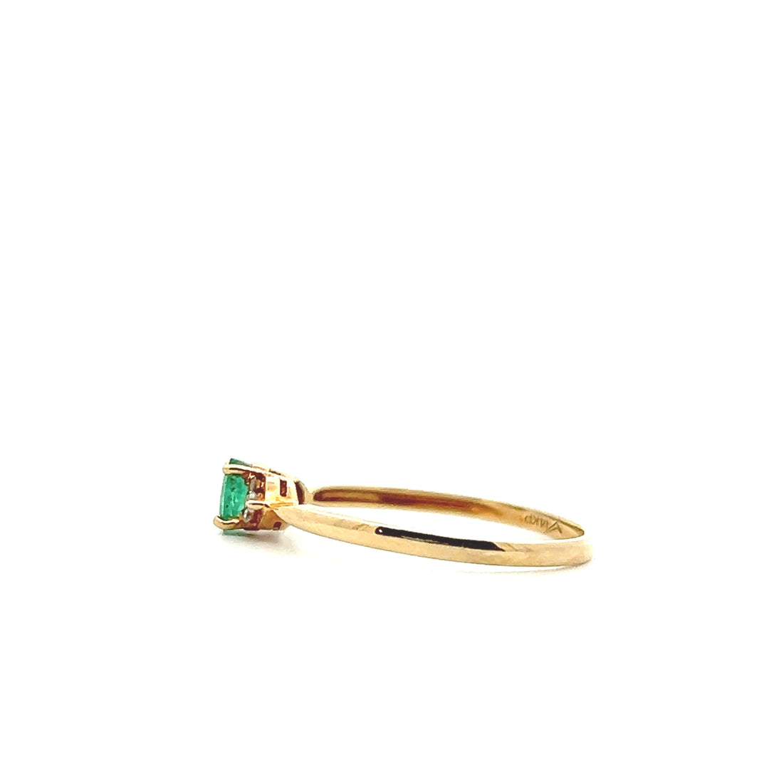 Estate 14K Yellow Gold Oval Emerald & Diamond Ring