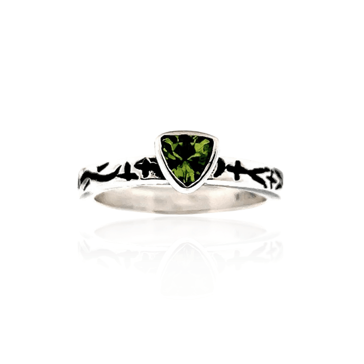 Estate Sterling Silver Trillion-Cut Peridot Engraved Ring