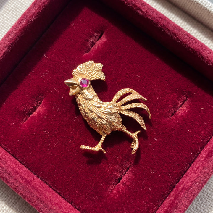Estate 18K Yellow Gold 0.25CTW Vintage Ruby Rooster Brooch