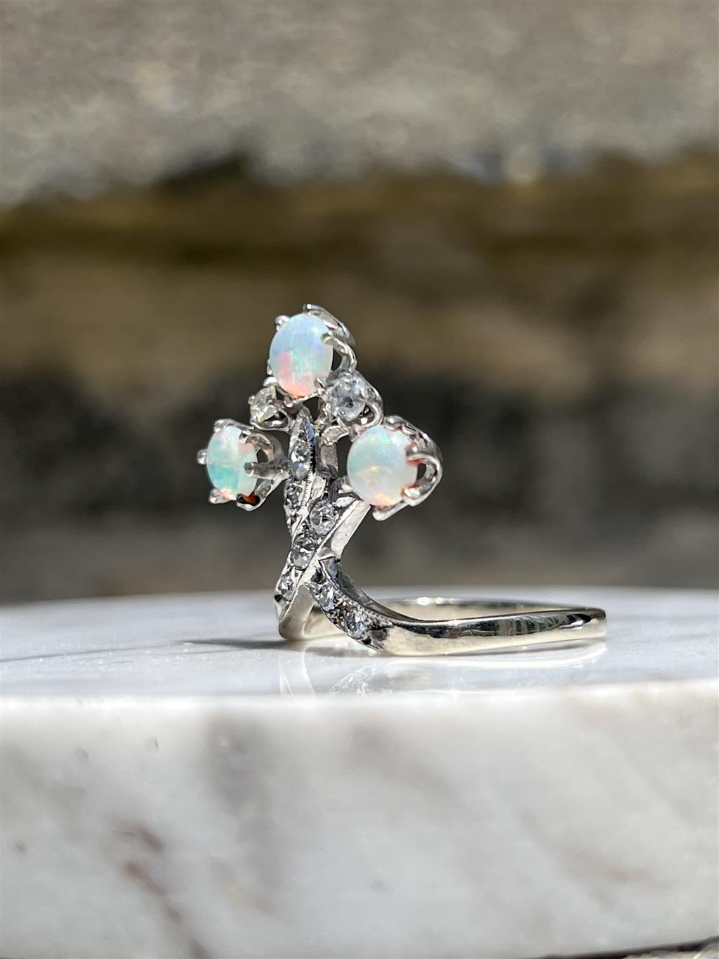 Estate 14K White Gold Opal & Diamond Ring
