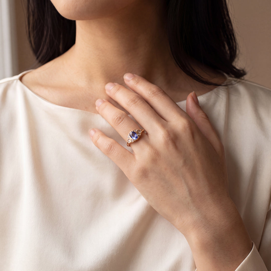 Estate 18KT Yellow Gold Oval Tanzanite & Diamond Ring