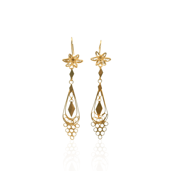 Estate 18K Yellow Gold Filigree Teardrop Earrings